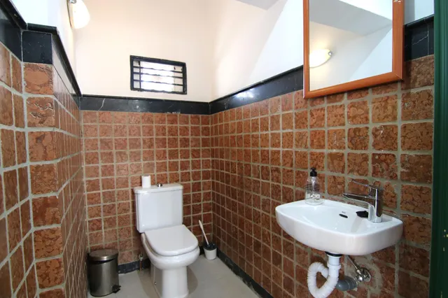 ¡OPORTUNIDAD EN COÍN! LOCAL COMERCIAL CON GRANDES POSIBILIDADES — 9
