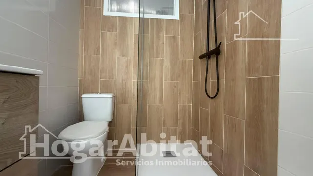 ¡OPORTUNIDAD! REFORMADO Y EXTERIOR CON ASCENSOR EN EL CENTRO — 27
