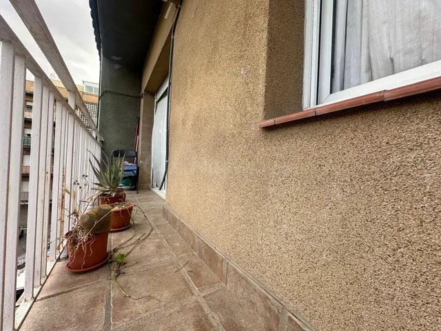 Piso de 4 habitaciones y balcón en Ca N'Oriac, Sabadell - ¡T - foto 2