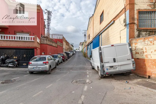 NAVE INDUSTRIAL DE 240M2 EN JUN-GRANADA — 33