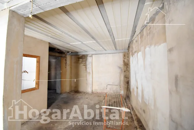 ESPACIOSA CASA CON TERRAZA EN EL HISTÓRICO CASCO ANTIGUO — 48