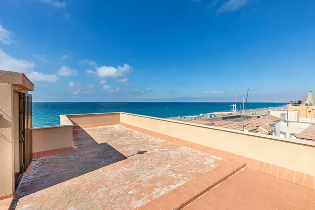 ATENCION PONEMOS A LA VENTA EL PRIVILEGIO DE VIVIR EN PRIMERÍSIMA LÍNEA DE PLAYA. ¡EN CABO DE GATA! — 40
