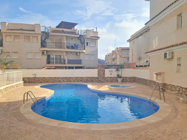 Apartamento con jardín de 40m2 en planta baja en Los Collados — 28