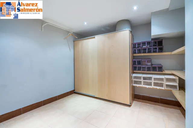 ADOSADA EN URBANIZACIÓN EN HUETOR VEGA — 35