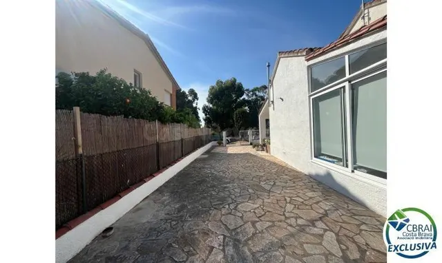 Casa en Mas Mates con 3 habitaciones terreno y vistas al par - foto 5