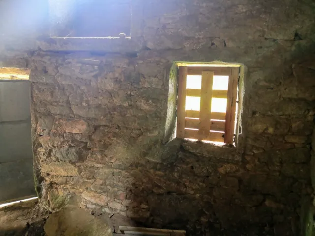 Conjunto de viviendas semirestauradas en Baio — 22