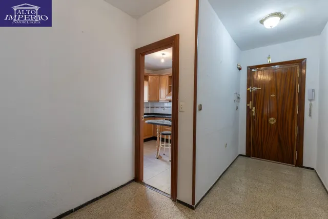 Estupendo piso  en la última planta en calle doctor azpitarte — 12