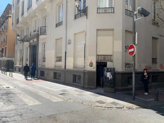 A la venta Local Comercial con inquilino en el Centro de Gra - foto 2