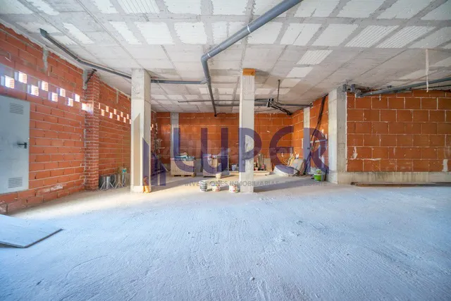 Local comercial de 400m2 en San Vicente, zona Huerta