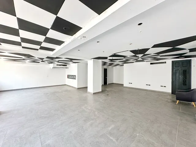 Local comercial 219m² en venta - Marbella — 17