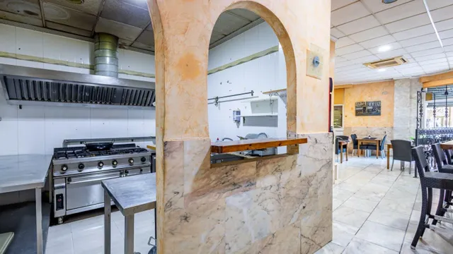Local comercial listo para restaurante en pleno centro de Torrevieja — 19