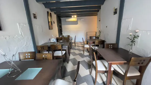 QUIERES VIVIR EN EL CENTRO DE BURRIANA Y TENER TU PROPIO NEG - foto 2