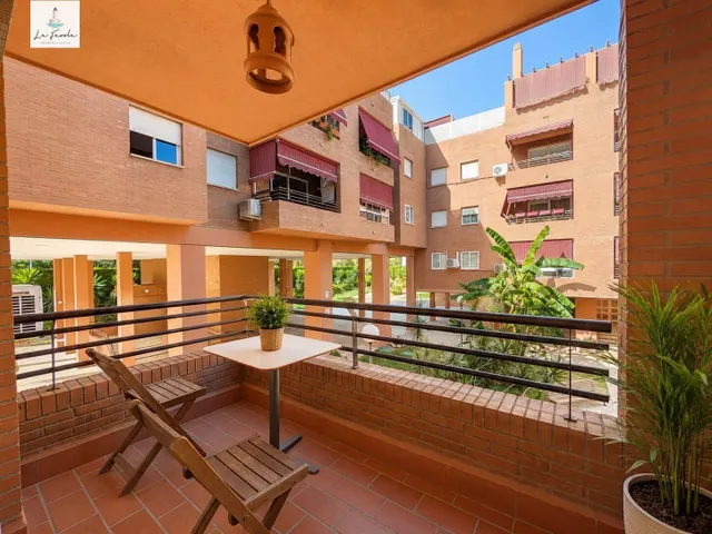 habitación EN RESIDENCIAL CON JARDINES EN TEATINOS (MALAGA) — 7