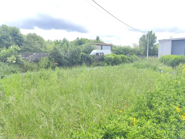 Terreno urbano en Saron - foto 4