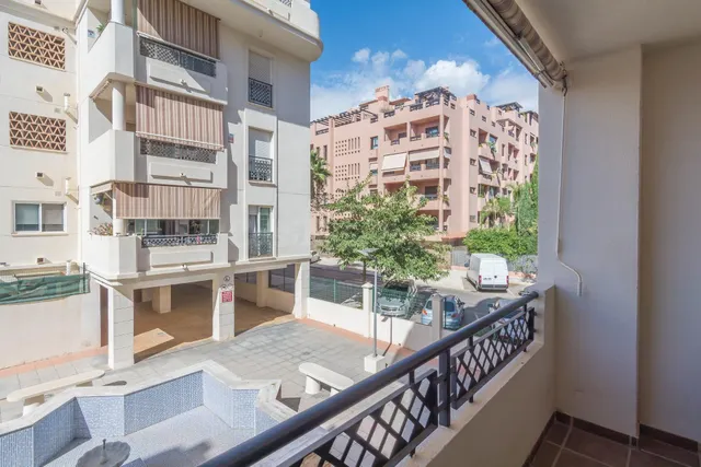 AMPLIO PISO 3DORM EN ZONA MYRAMAR, ARROYO DE LA MIEL — 3