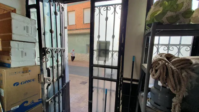 Casa de pueblo tradicional de 250 m2 en Canet centro: 3 alturas diáfanas para proyecto de rehabilitación a medida — 9