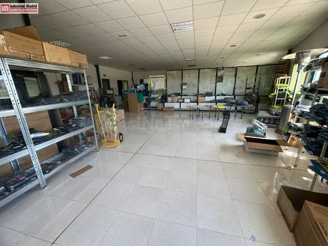NAVE EN VENTA EN TORRES DE LA ALAMEDA - foto 4