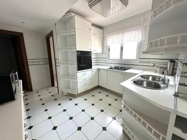 AMPLIO PISO DE 200 M2 EN ALQUILER – GRANADA — 16
