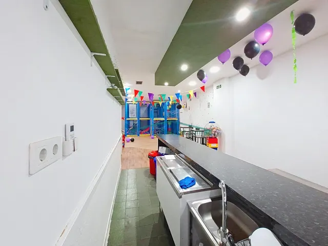 Se traspasa ludoteca-cafetería en Tavernes Blanques — 14