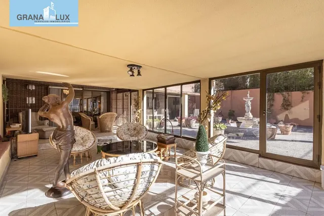 EXCLUSIVO PISO CON JARDÍN PRIVATIVO EN UNA DE LAS MEJORES URBANIZACIONES DE GRANADA — 3