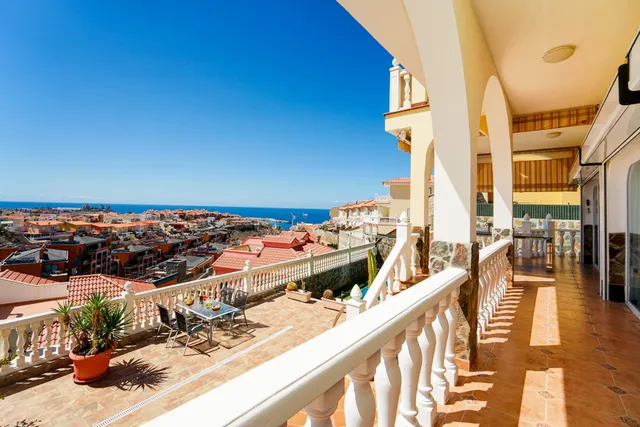Elegante villa de 4 dormitorios en Arguineguín | Vistas panorámicas al mar, gran parcela y un potencial excepcional! — 7