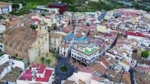 Casa de pueblo en el corazón de La Nucía, ideal para inversi - foto 5