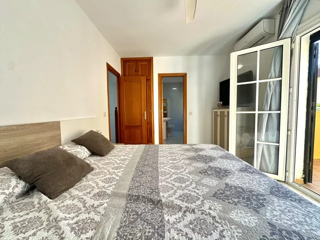 Amplio Dúplex Reformado en Los Molinos, Almería — 16