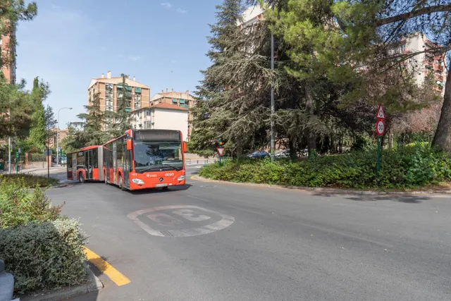 Piso de 5 dormitorios ideal para INVERSORES junto a edificio Junta Andalucía de Almanjáyar — 46