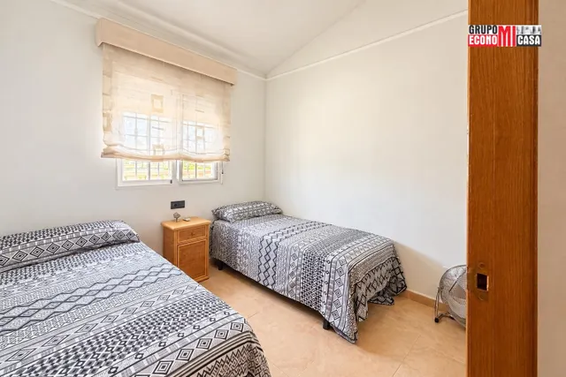 Chalet adosado de 2 dormitorios con terraza, piscina y sol de tarde en Gran Alacant — 11