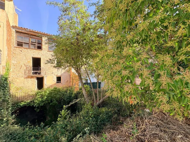Oportunidad!! Casa grande esquinera a Santa Coloma de queral - foto 2