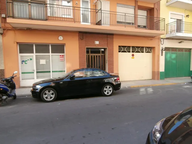Local en venta en zona Avenida Luis Suñer. - foto 2