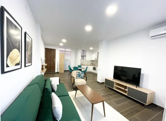 Vende Piso Precioso y Recién Reformado
