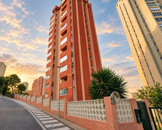 Estudio en planta 12 con vistas al mar y parking en Benidorm – 175.000 € — 11