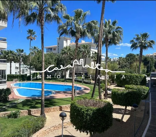 Apartamento de 2 dormitorios con terraza y piscina en el centro de El Albir — 12