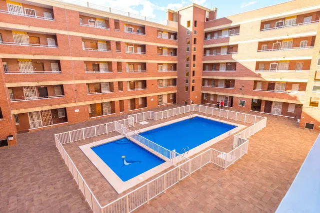 Apartamento con gran terraza y piscina en Playa de los Náufragos — 31