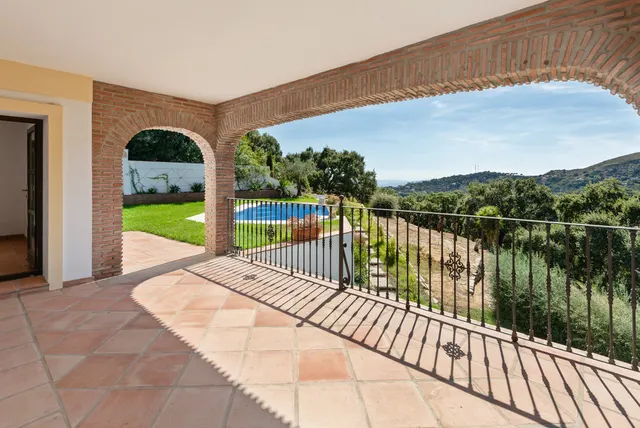 Chalet 4 habitaciones 400m² en venta - Costa Del Sol — 45