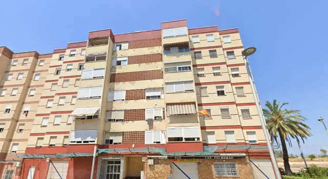 Se vende piso OKUPADO en Calle Riu Llobregat 18 de Tarragona