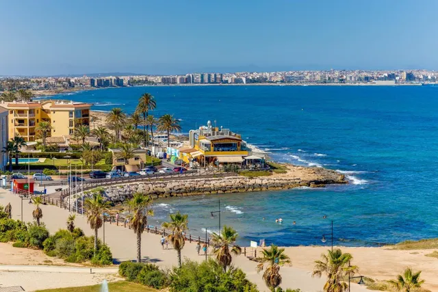 APARTAMENTO DE 2 DORMITORIOS CON VISTAS MARAVILLOSOS DEL MAR Y PISCINA! — 30
