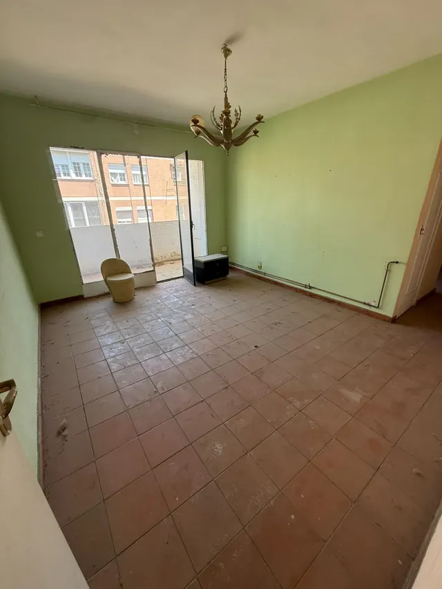 Oportunidad en Pinar del Rey: Piso de 3 dormitorios para ref - foto 2