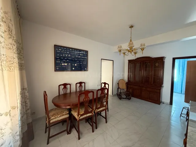 EN VENTA VIVIENDA DE TRES DORMITORIOS EN ZONA CARLOS III - foto 2
