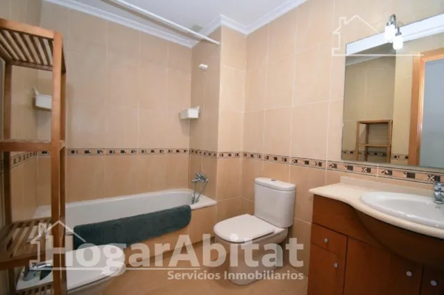 PRECIOSO ÁTIO CON TERRAZA Y TRES BALCONES — 44