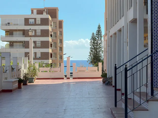 La Veleta! Espectacular apartamento con increíble diseño y Licencia turística+ Amplia terraza con vistas panorámicas y laterales al mar (250 mts playa) — 7