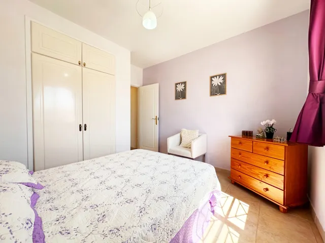 Encantador bungalow en esquina con jardín privado y vistas a la piscina — 21