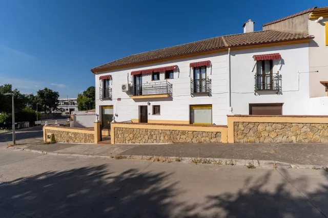 MAGNÍFICA CASA CON ENCANTO EN LA PRECIOSA ZONA DE TRASSIERRA — 2