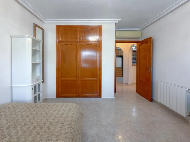 Orihuela Costa! Impresionante Villa Mediterránea con generosa parcela y amplias terrazas + Solarium privado con increíbles vistas panorámicas — 37