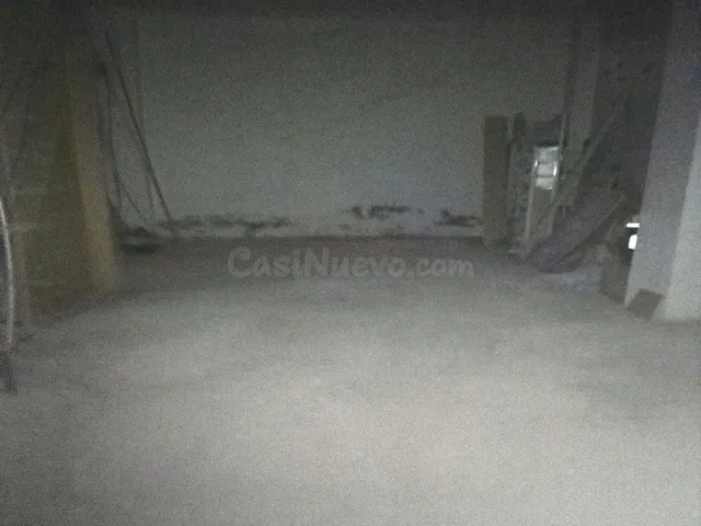 LOCAL EN ZONA COMERCIAL . BUEN ESTADO - foto 5