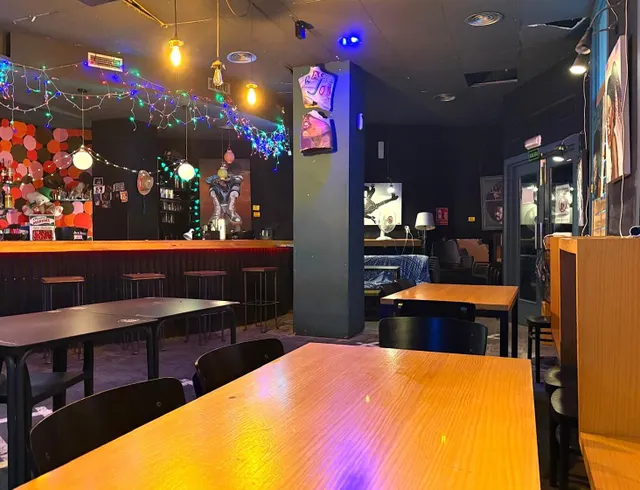 Traspaso de pub en funcionamiento en Valencia – funkadelia — 7