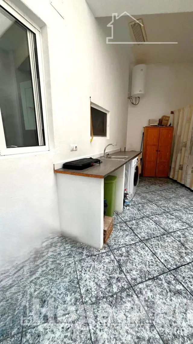Amplitud y aire libre en esta espaciosa casa de pueblo reformada con patio privado y gran terraza — 12