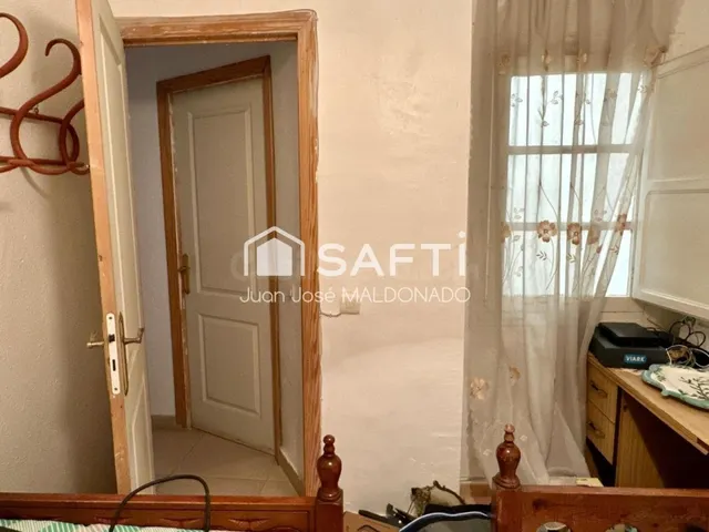 Casa amplia en Vinaròs con garaje y terraza cerca del mar - foto 4