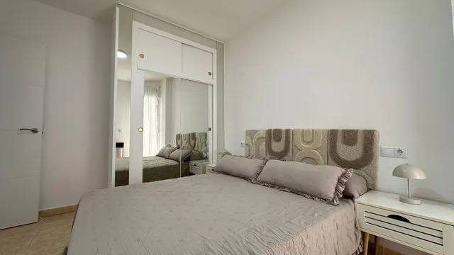 Apartamento luminoso 2 hab 1 baño en zona residencial Torrevieja — 9